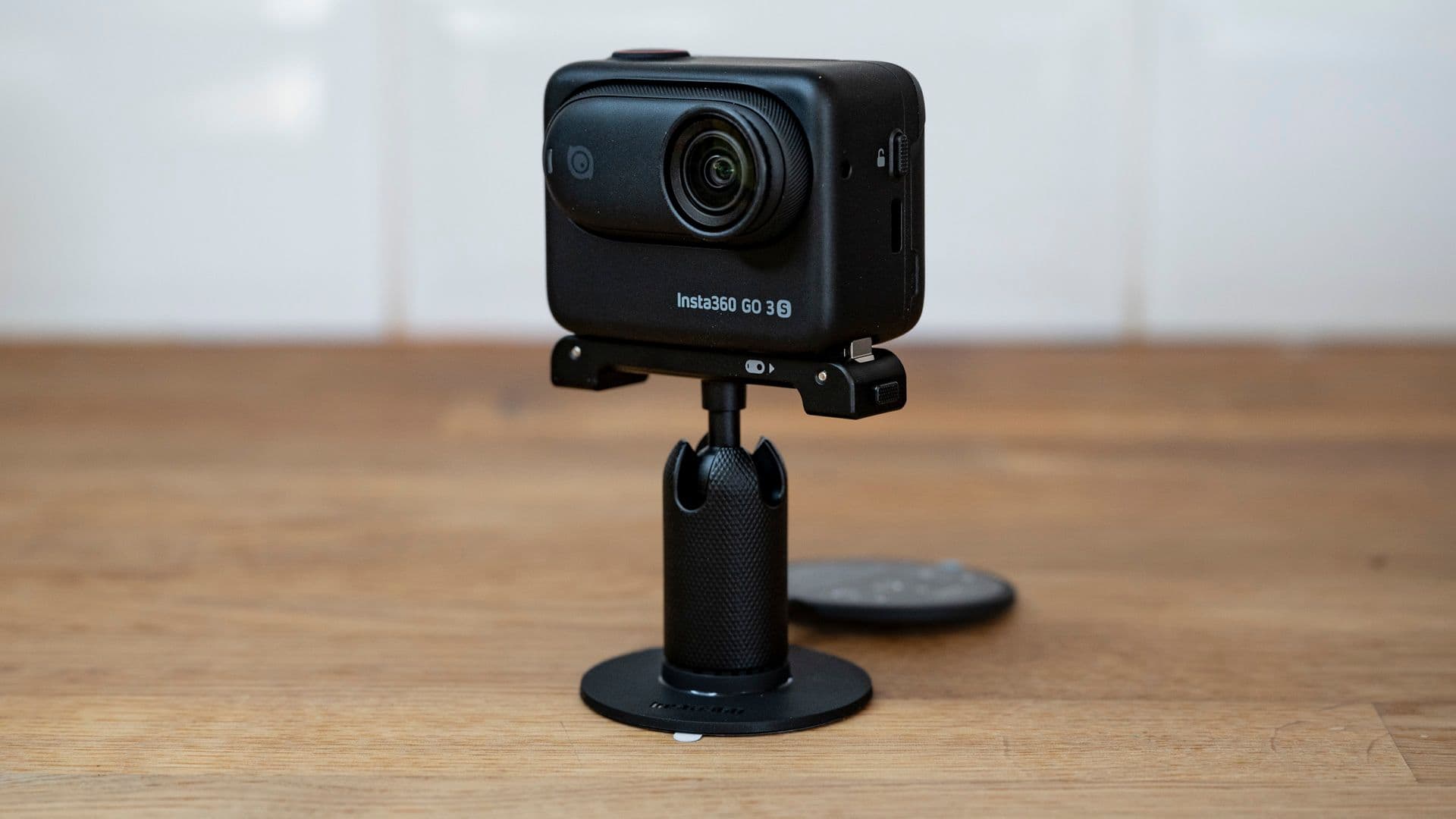 Insta360 GO 3S 128GB: Compact 4K Action Camera with Advanced Features & Portable Design